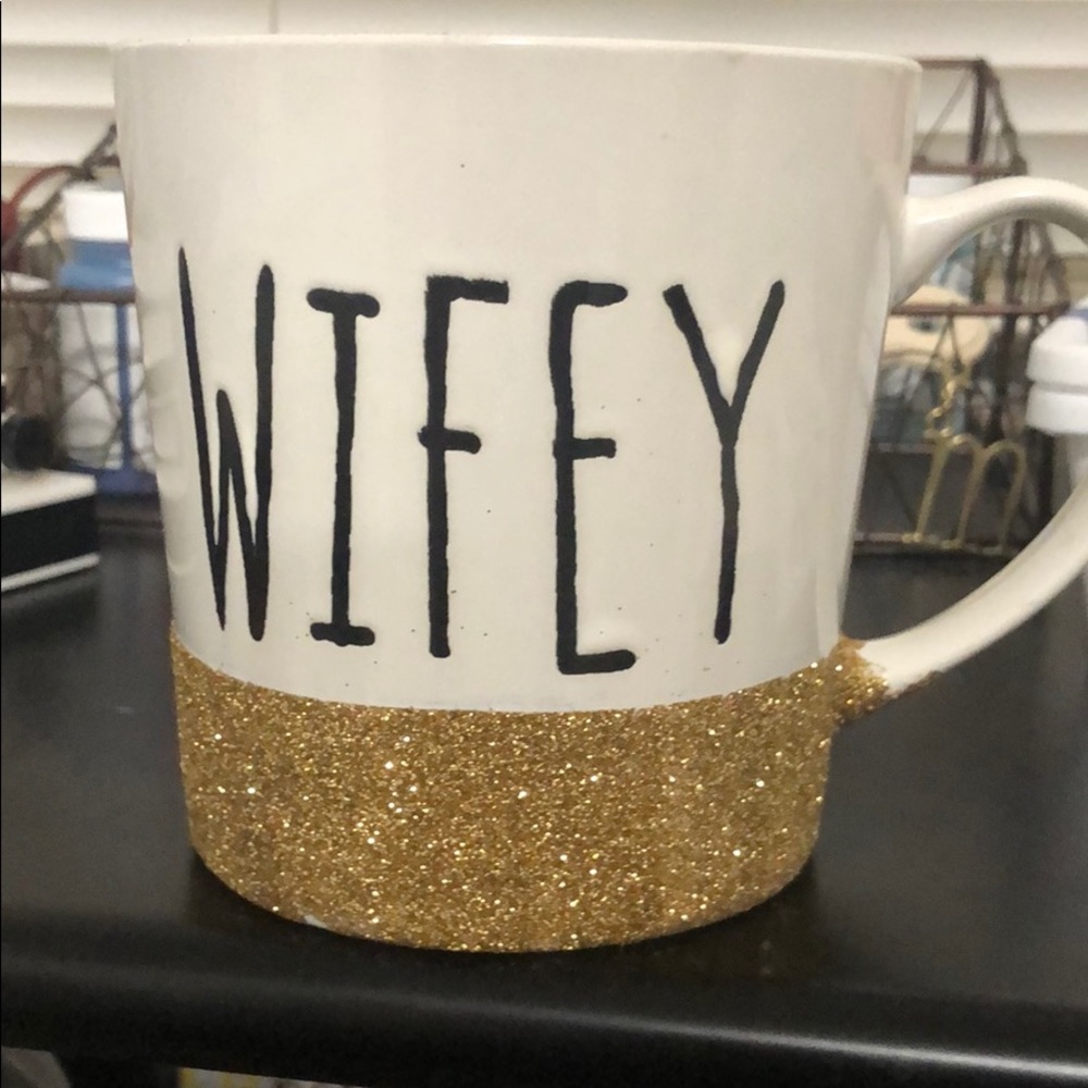 Wifey glitter mug